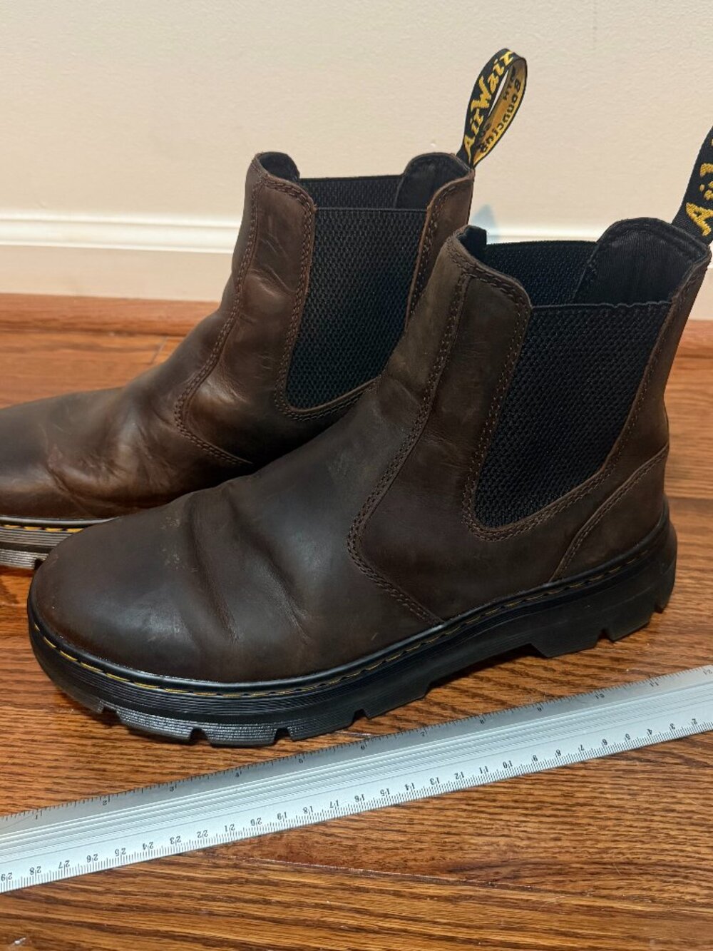 Dr. Martens Embury Chelsea Boots in Brown Crazy Horse leather Size 9M 10L